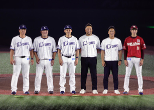 セレモニーに登場した選手ら　プロ野球