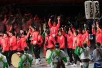 日本選手団の入場行進　デフリンピック