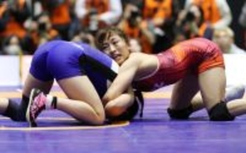 須崎、王座奪還へ一歩＝食生活変えて減量苦なく―レスリング女子
