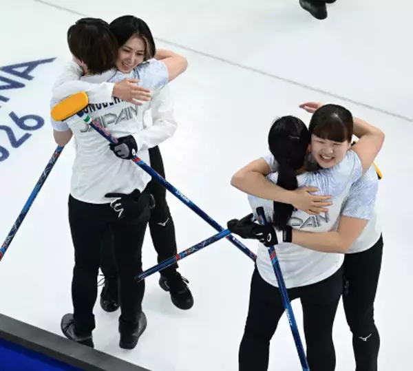 カーリング女子の日本、初白星　五輪