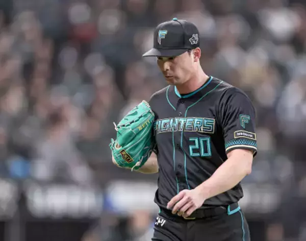 ベンチに戻る上原　プロ野球