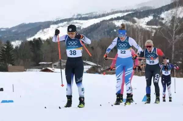 滑走する土屋　五輪