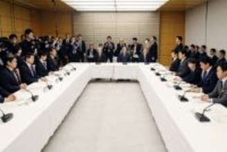 自衛官給与上げ、２７年度に前倒し