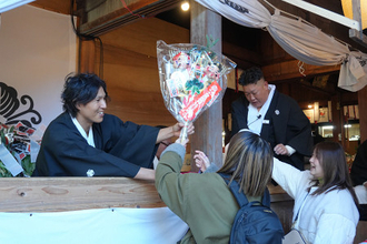 正月大祭で商売繁盛を祈願