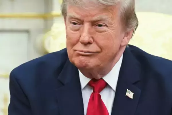 トランプ氏、ホルムズ通航料案を撤回 対イラン海上封鎖は予定通り再開