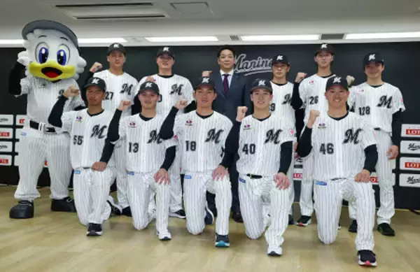 ロッテの新入団選手ら　プロ野球