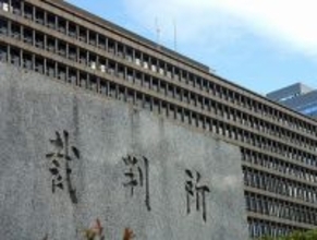 元大阪府警警察官２人に有罪判決＝家宅捜索中に暴行―地裁