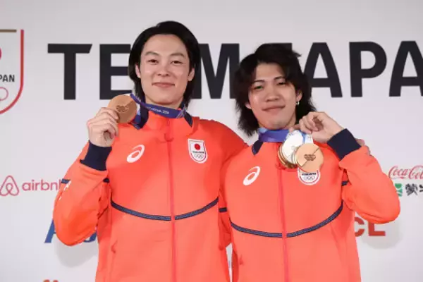 笑顔の二階堂と小林陵　五輪