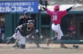 生還した佐藤　プロ野球