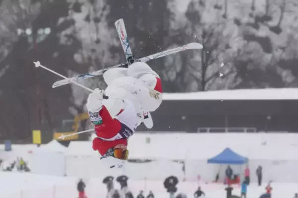 冨高、自己最高２位　モーグルＷ杯