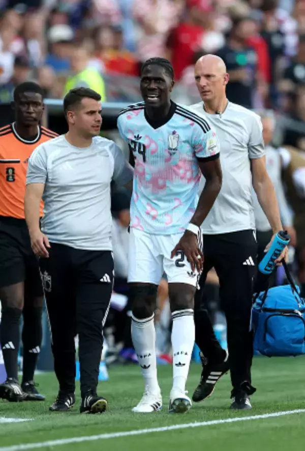 負傷交代のオナナ　Ｗ杯サッカー