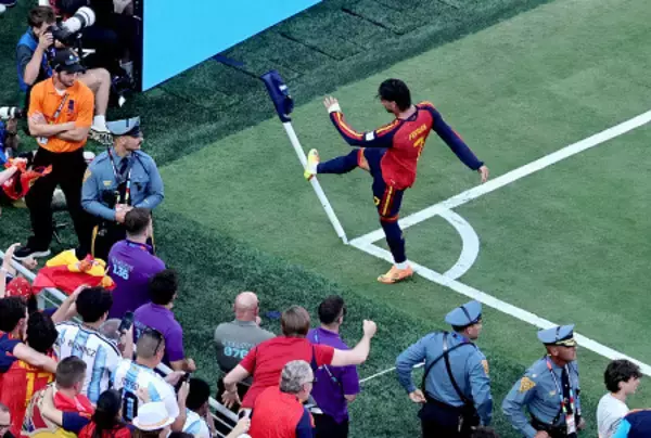 喜ぶトレス　Ｗ杯サッカー