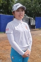 取材に応じる佐久間　女子ゴルフ