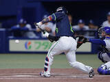「古賀の先制スクイズ　プロ野球」の画像1