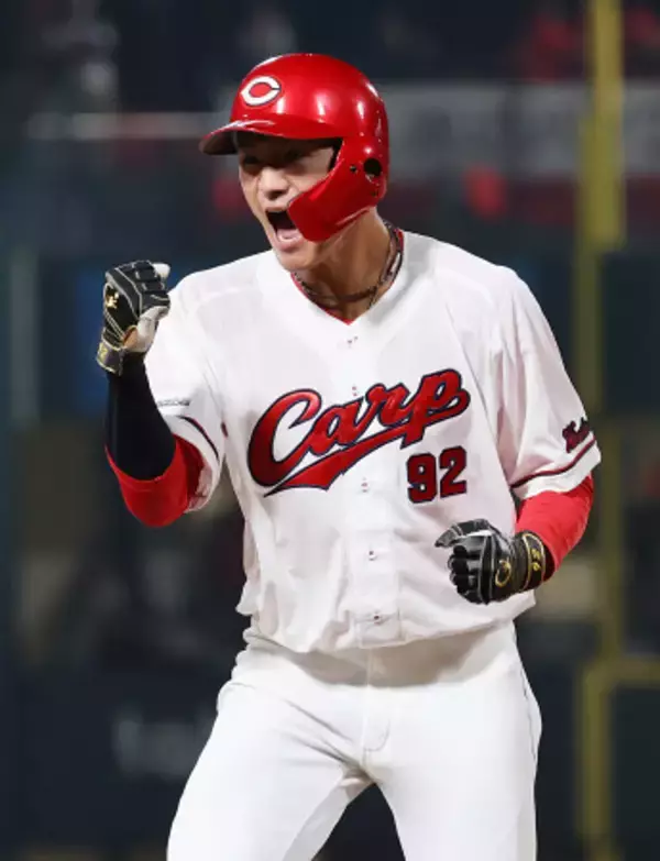 ガッツポーズの名原　プロ野球