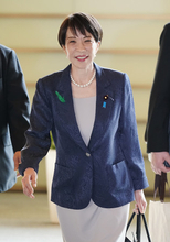 高市首相、靖国参拝見送りへ