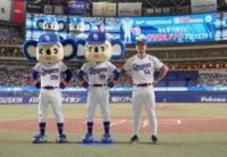 どっちがドアラ？　プロ野球