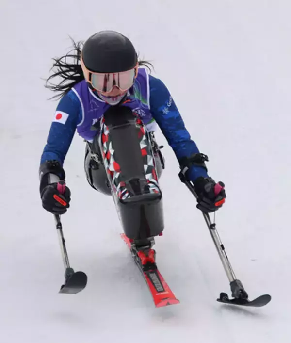 覚悟の滑り、満足の銀＝村岡桃佳、先輩超え「誇り」―アルペン〔パラリンピック〕