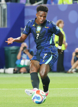 ブラジル、力の差示す＝前半本領３ゴール―Ｗ杯サッカー