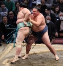 ベテラン玉鷲、大関撃破＝大相撲九州場所