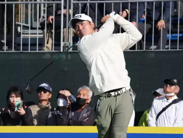 蝉川のショット　男子ゴルフ