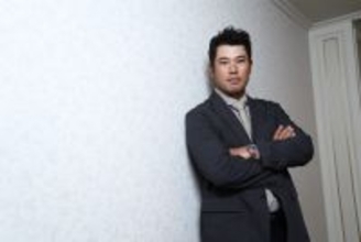 撮影に応じる松山　米男子ゴルフ