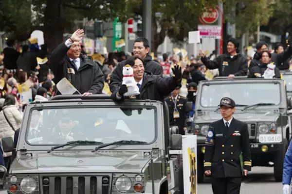 パレードで決意新た＝プロ野球・ソフトバンク