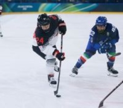 シュートを放つ三浦　五輪