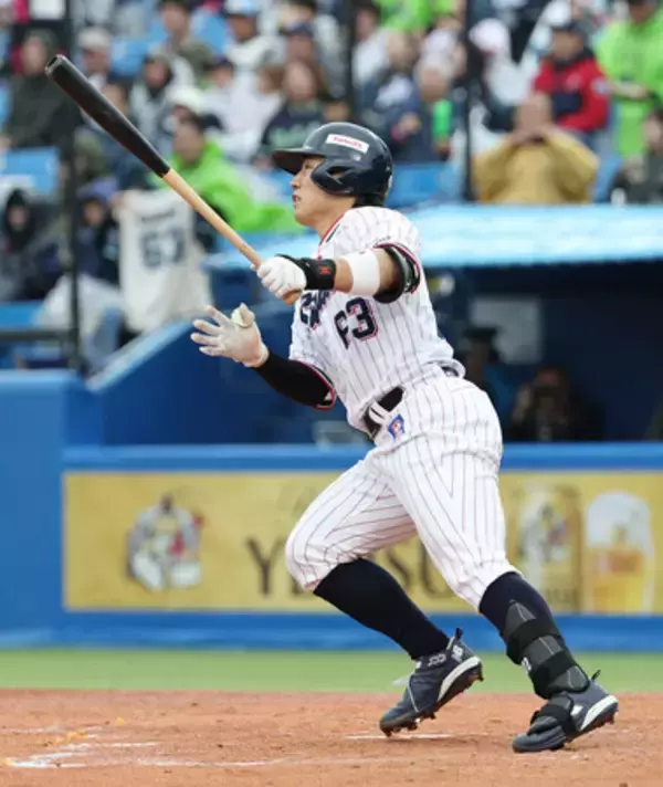 ヤクルトが１４安打１１得点＝プロ野球・ヤクルト１１―６中日