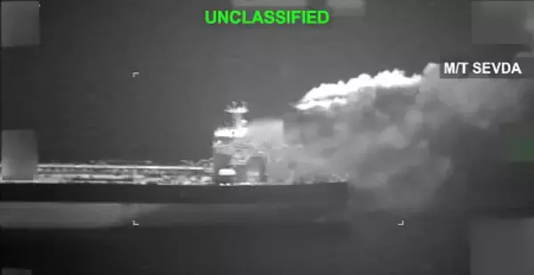 米軍、イラン石油船２隻を攻撃