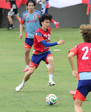 練習する田中　サッカー