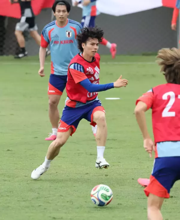 練習する田中　サッカー