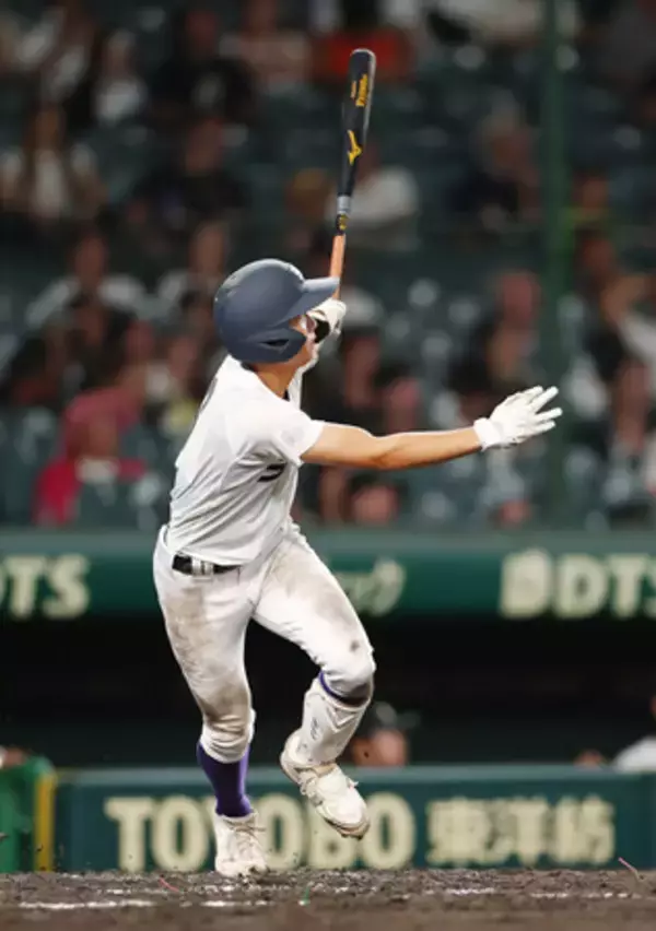 天理の金本、会心の先制ソロ＝高校野球