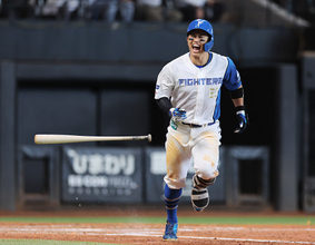 喜ぶ今川　プロ野球