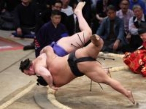 安青錦の首投げ