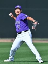 キャッチボールする菅野　大リーグ