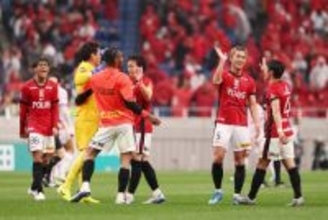 喜ぶ浦和イレブン　Ｊリーグ