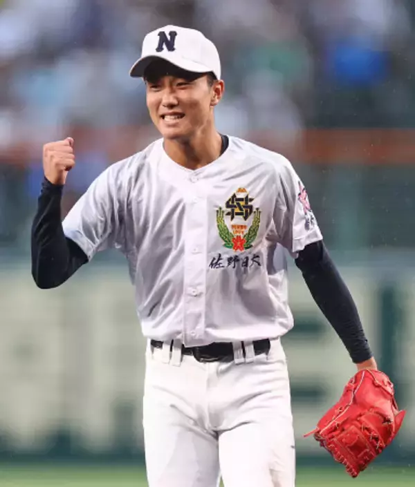 喜ぶ鈴木　高校野球