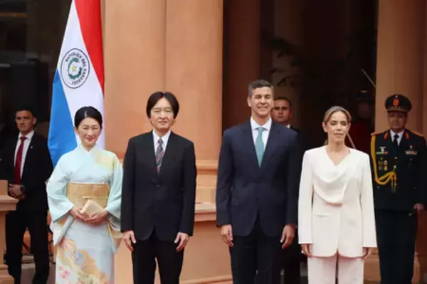 秋篠宮ご夫妻、パラグアイ大統領表敬＝「交流の一層深化を期待」