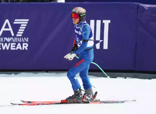 滑走を終えた小池