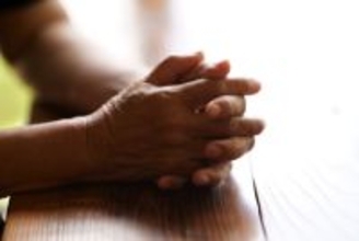 ２５年の孤立死、２万２２２２人＝前年比３６６人増―内閣府推計