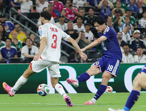 ゴールを決める上田　Ｗ杯サッカー