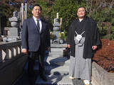 「朝乃山、先代親方の墓参り＝大相撲」の画像1