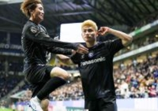 祝福される南野　Ｊリーグ