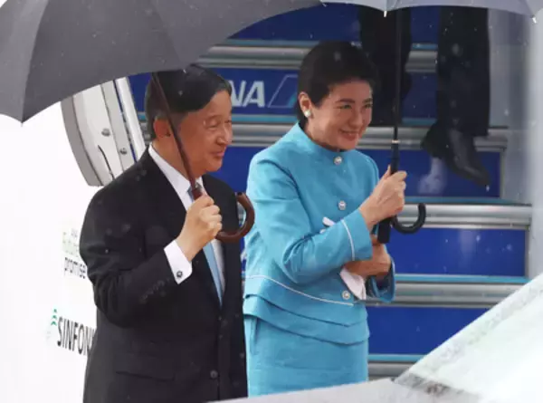 両陛下「友好親善、一層進展を」＝オランダ、ベルギーから帰国