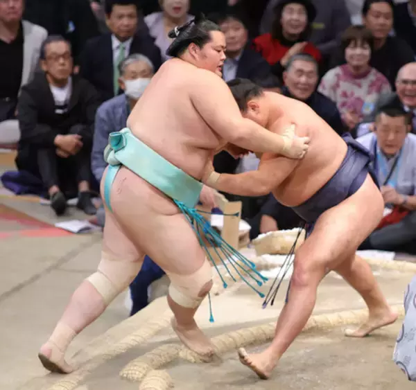 支度部屋＝大相撲九州場所