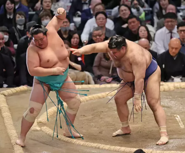 琴桜を破る高安