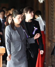 小野田経済安保相が靖国参拝