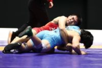石黒峻士が２連覇＝全日本レスリング