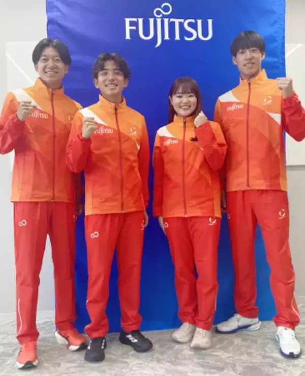 富士通に加入する小川ら